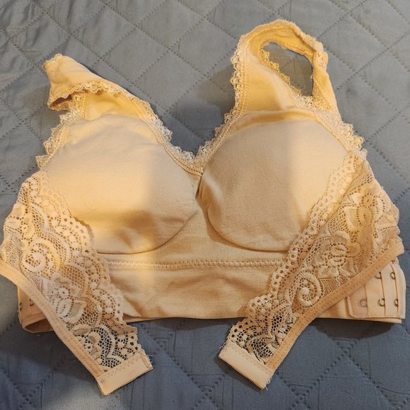 Bra - Picture 1 of 2